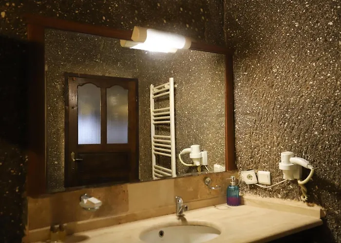 Antique Terrace Cave 3* גורמה