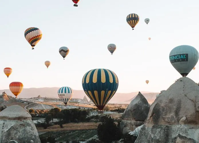 מלון Antique Terrace Cave 3*