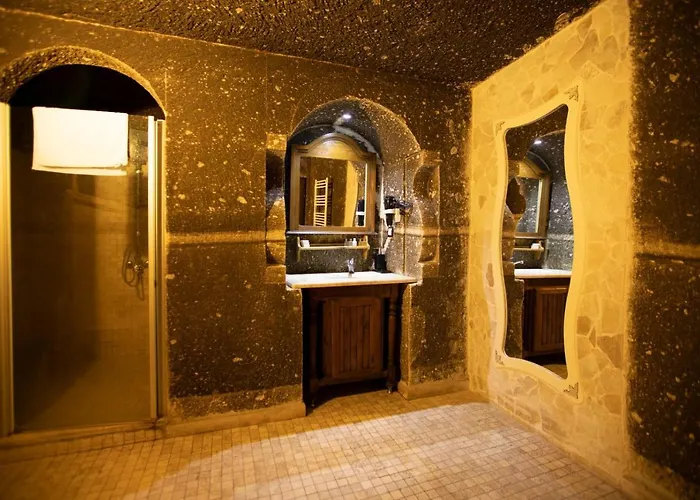 Antique Terrace Cave גורמה